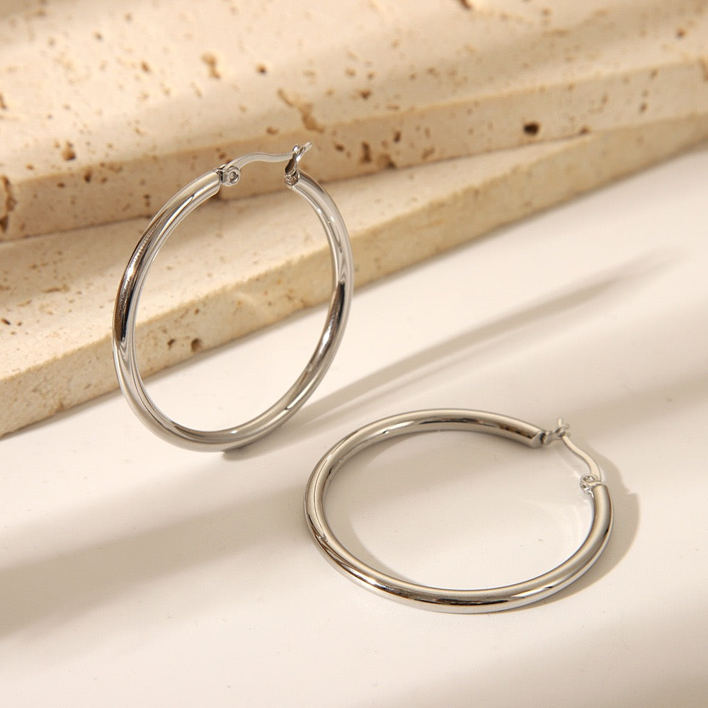Neraid hoops earrings