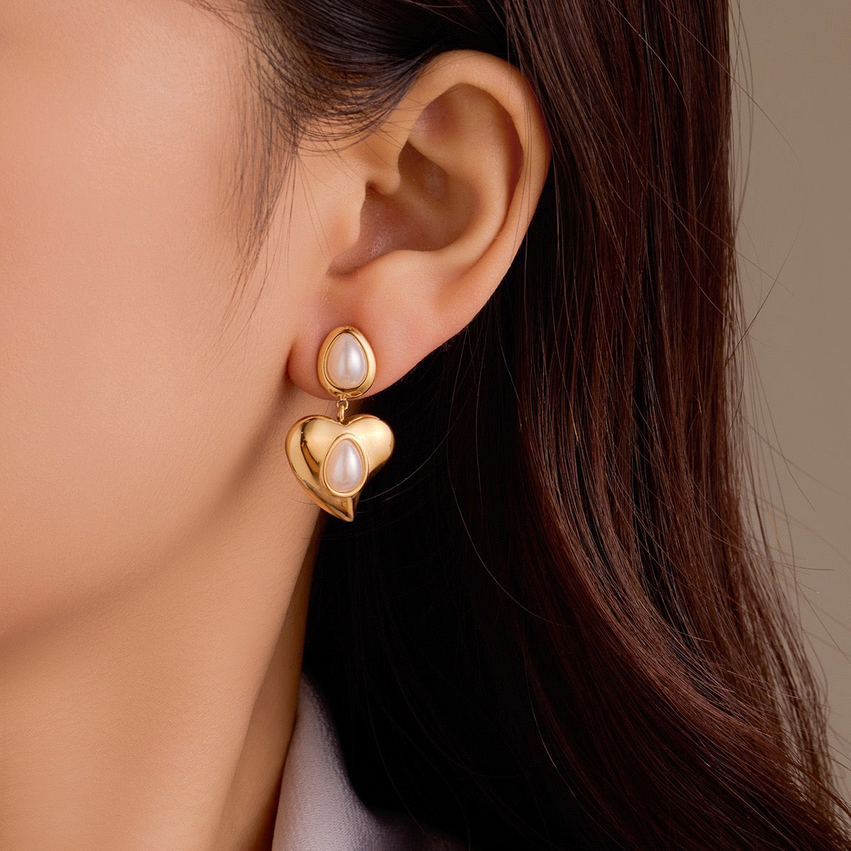Sisu heart pearly earrings