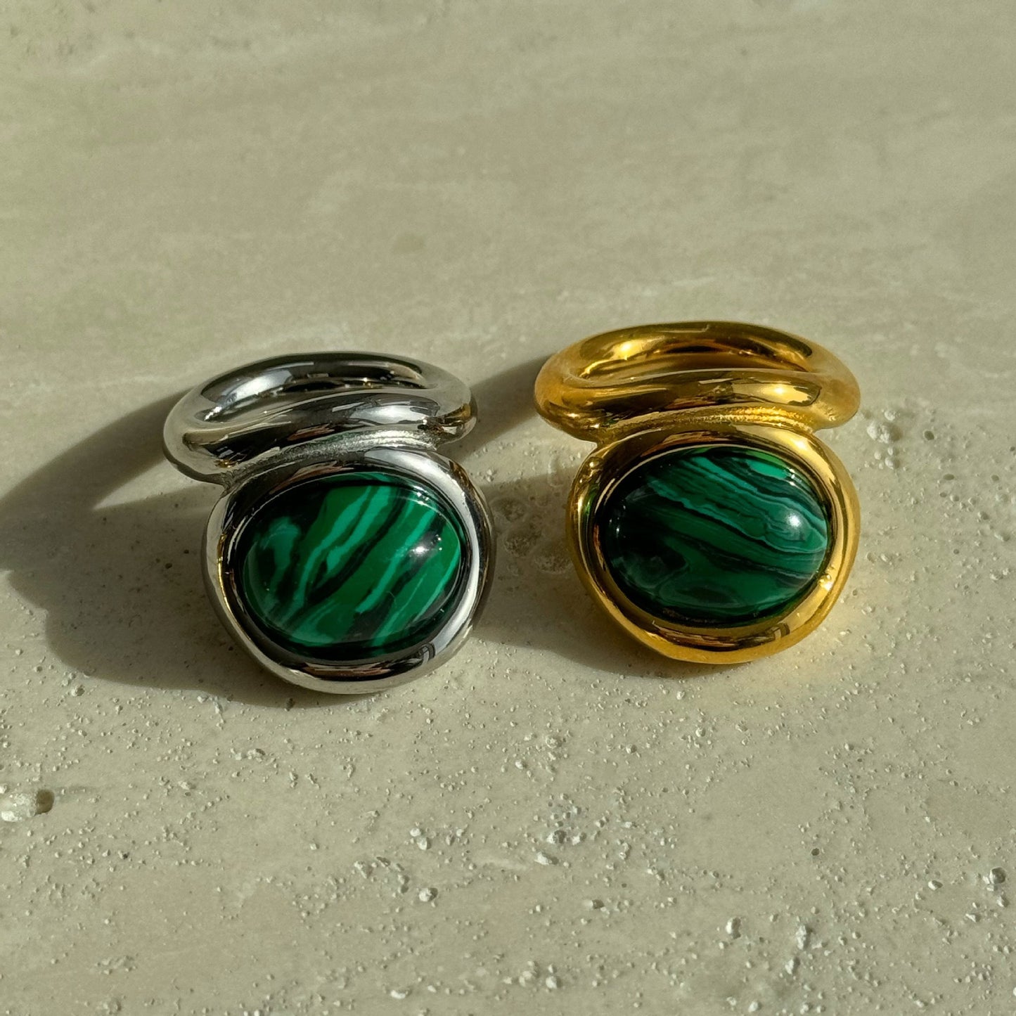 Round stone rings