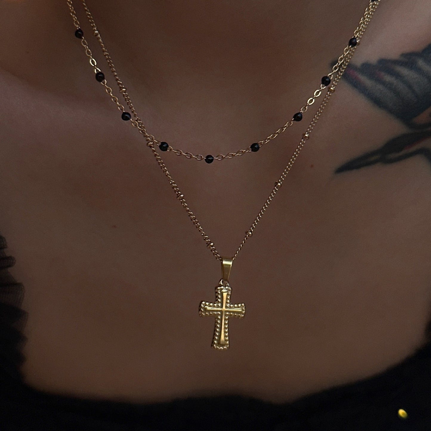 Cross pendant necklace