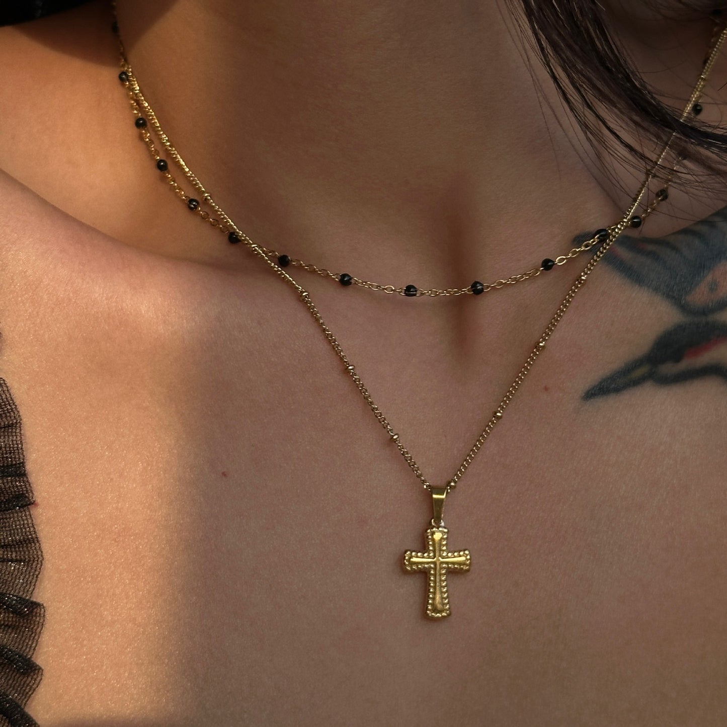 Cross pendant necklace
