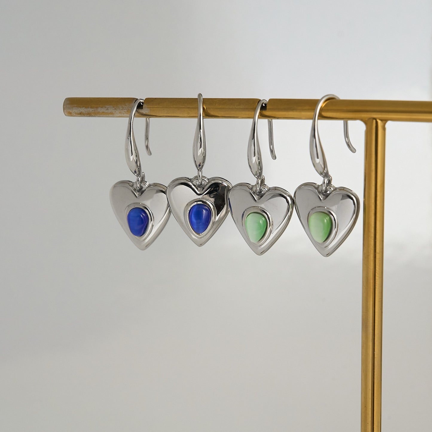 Cat eye stone heart earrings