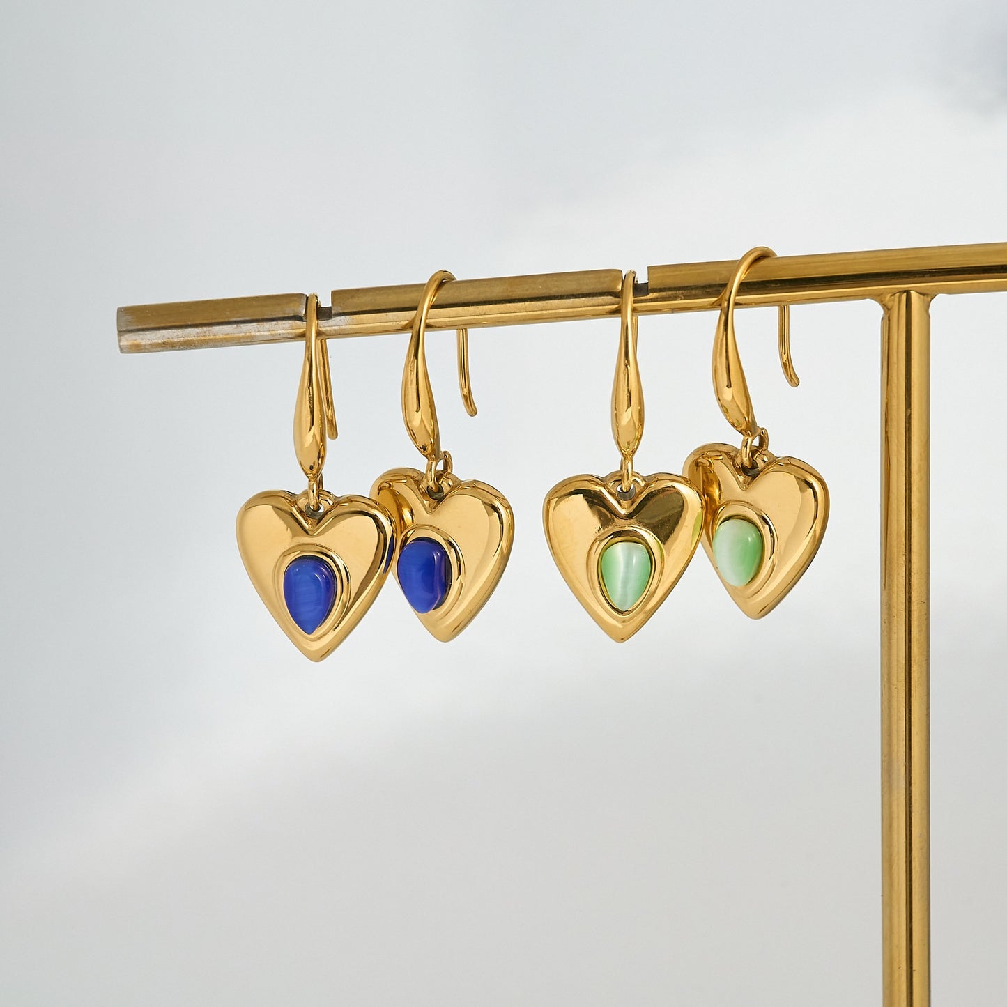 Cat eye stone heart earrings
