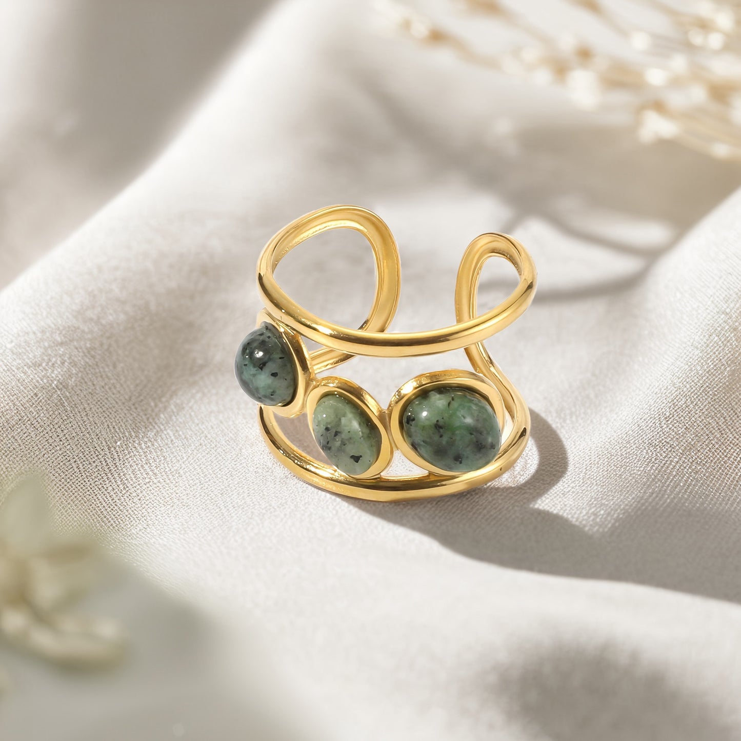 Valuri Olive stone band ring