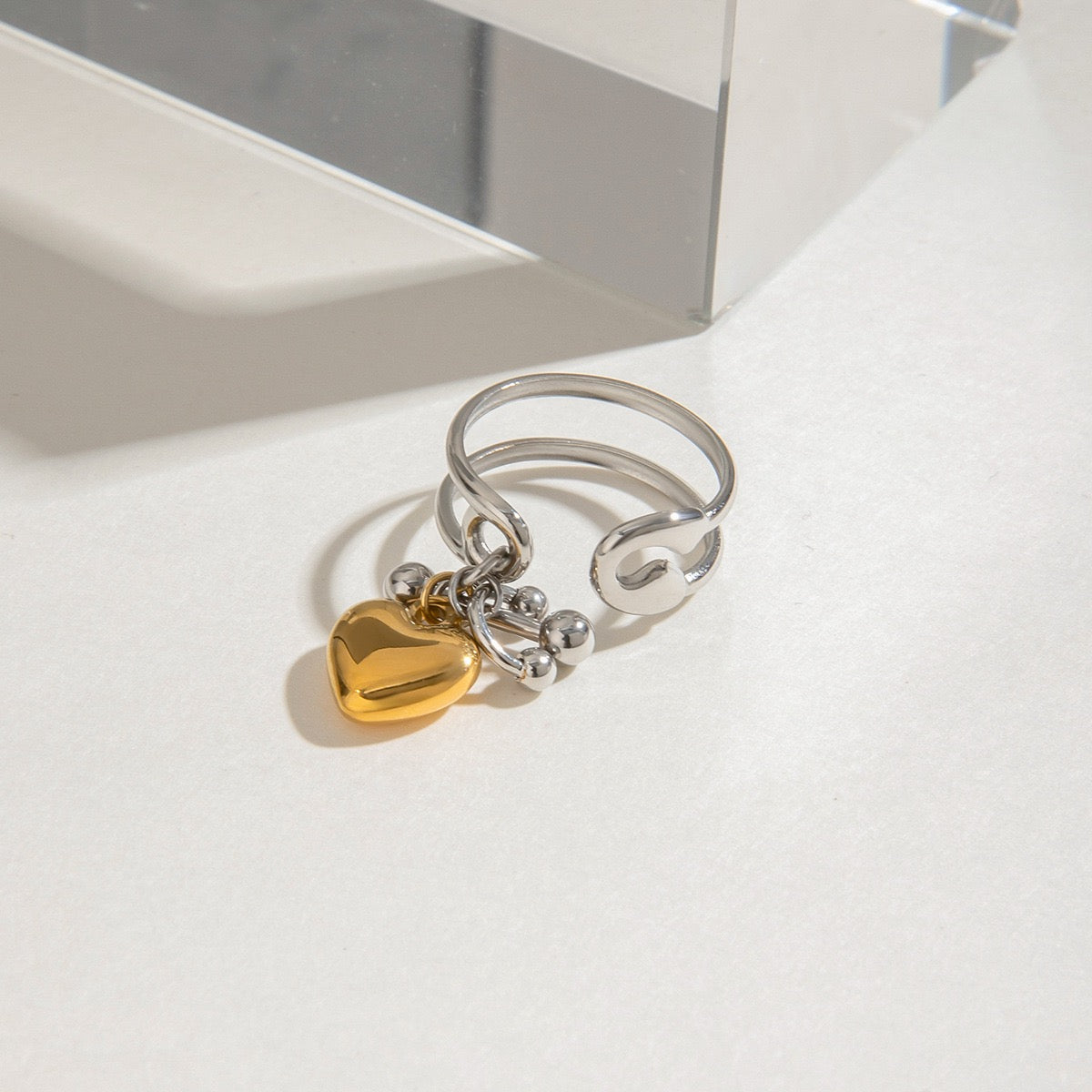 Dangling pendant rings