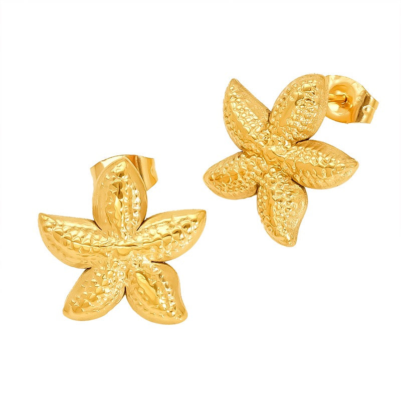 Dainty starfish studs