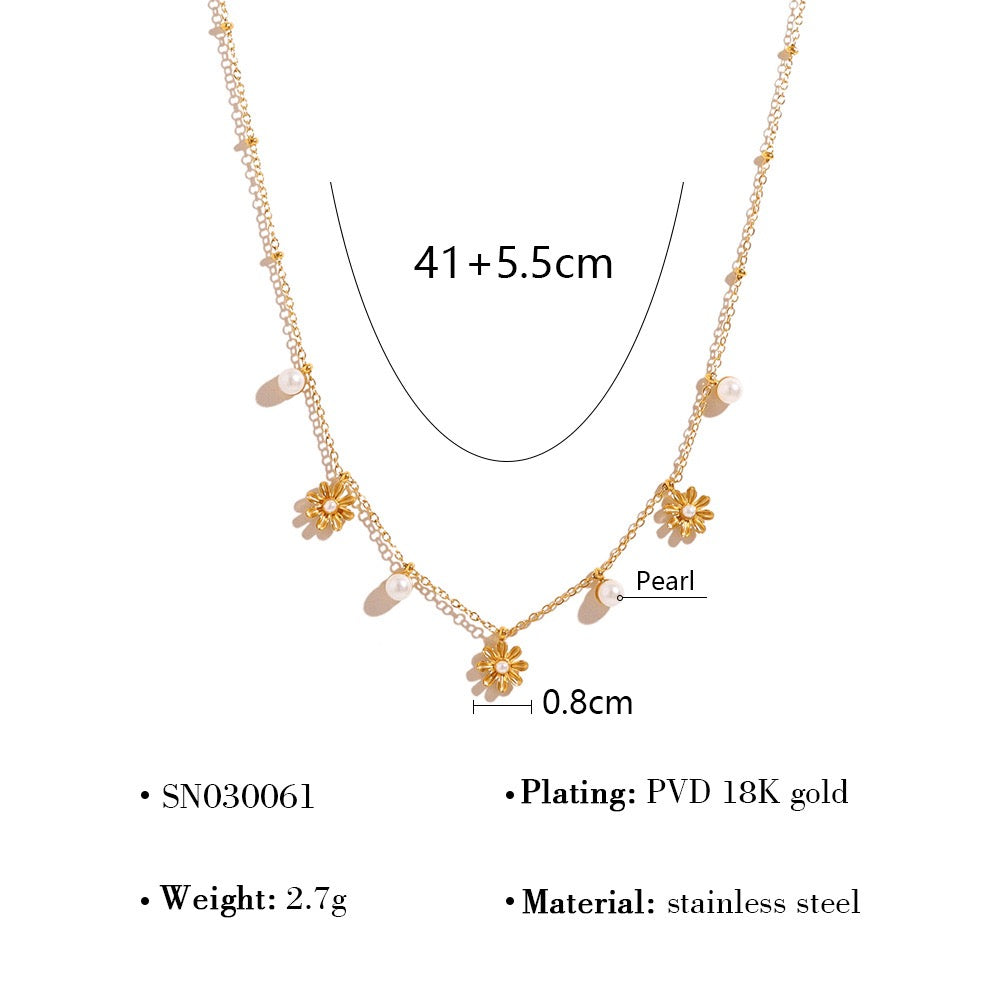 Sanity Daisy pearly necklace