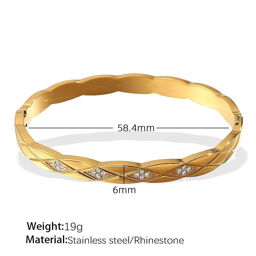 Marium clover bangle