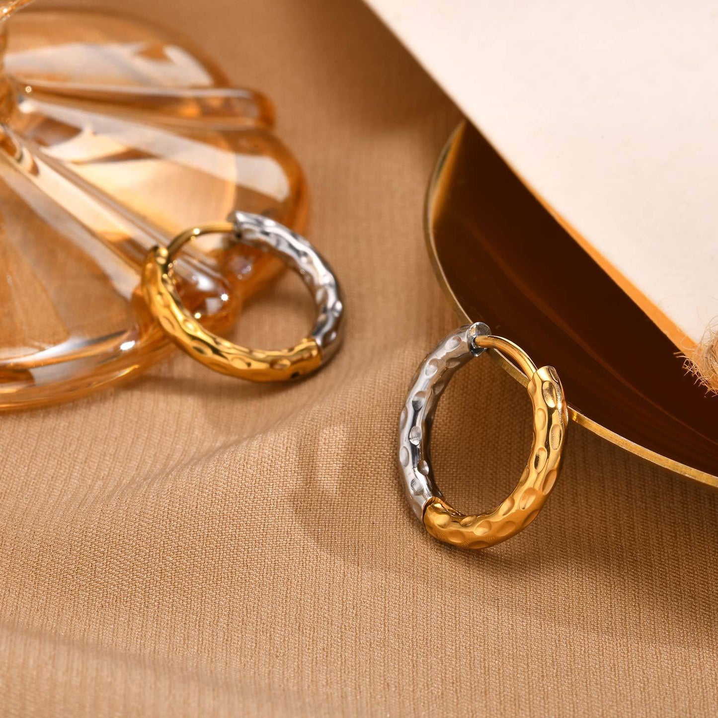 Tsuki dainty hoops earrings