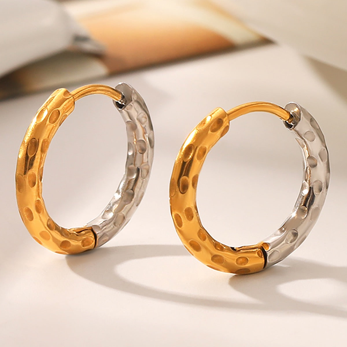 Tsuki dainty hoops earrings