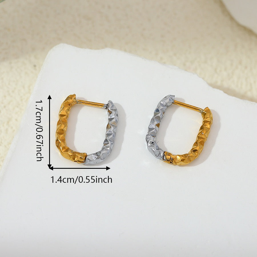Tsuki dainty hoops earrings