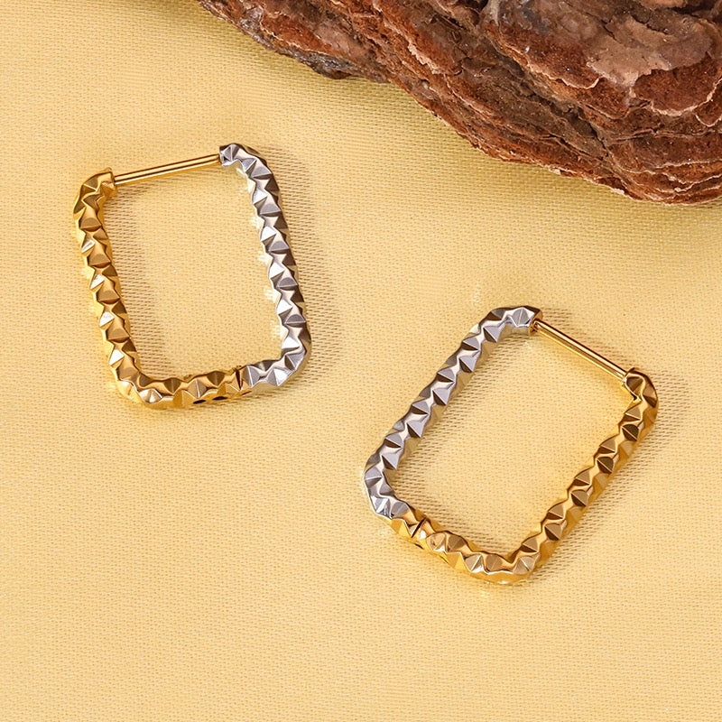 Tsuki dainty hoops earrings