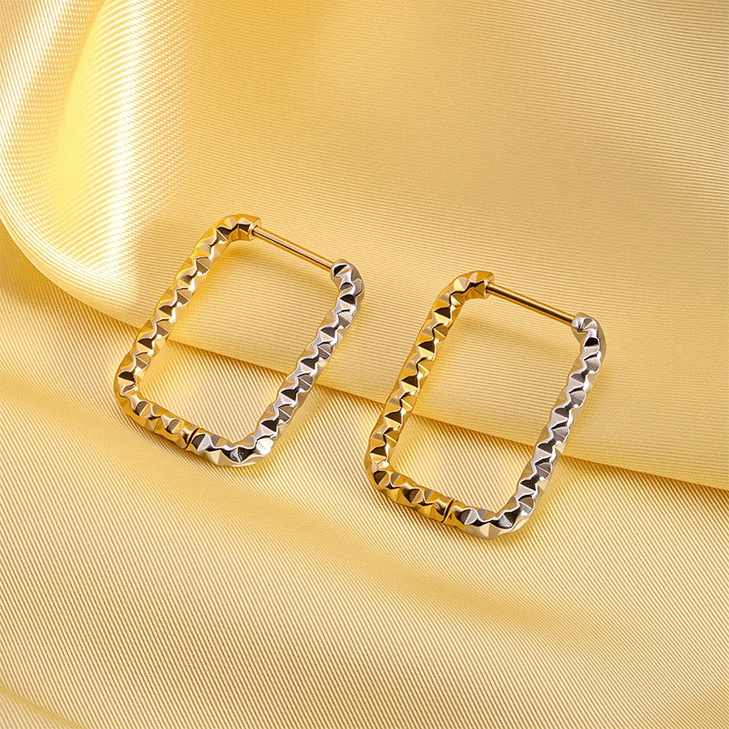 Tsuki dainty hoops earrings