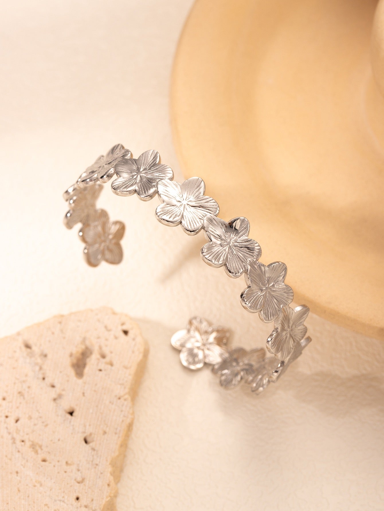 Cute flower bangles