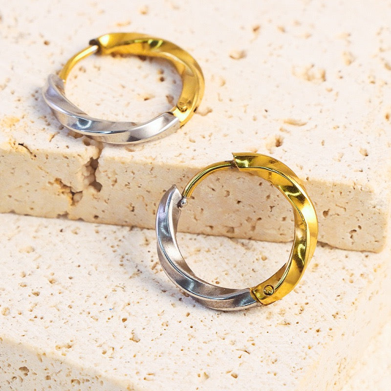 Tsuki dainty hoops earrings