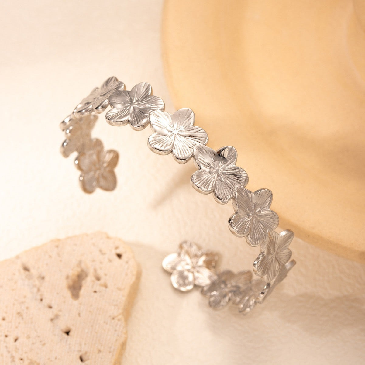 Cute flower bangles
