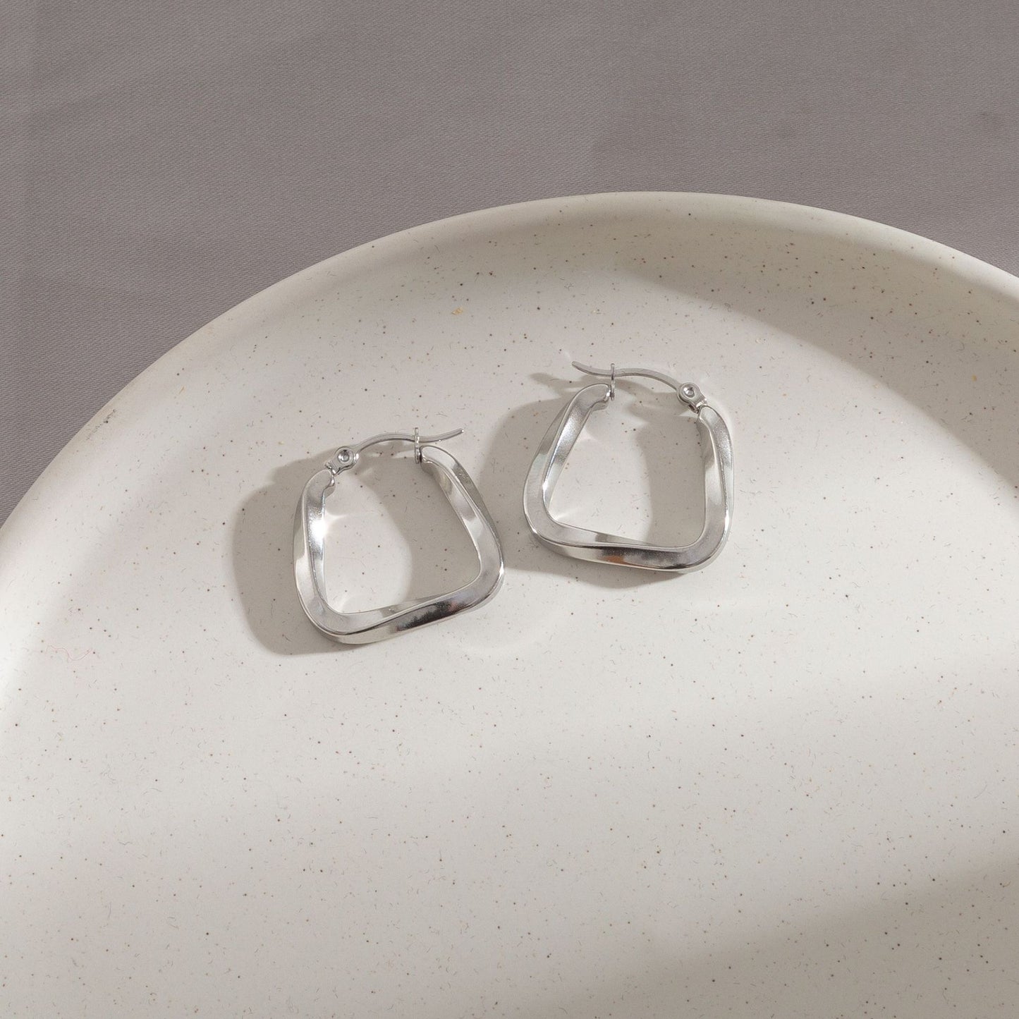 Lsland Classic hoops earrings