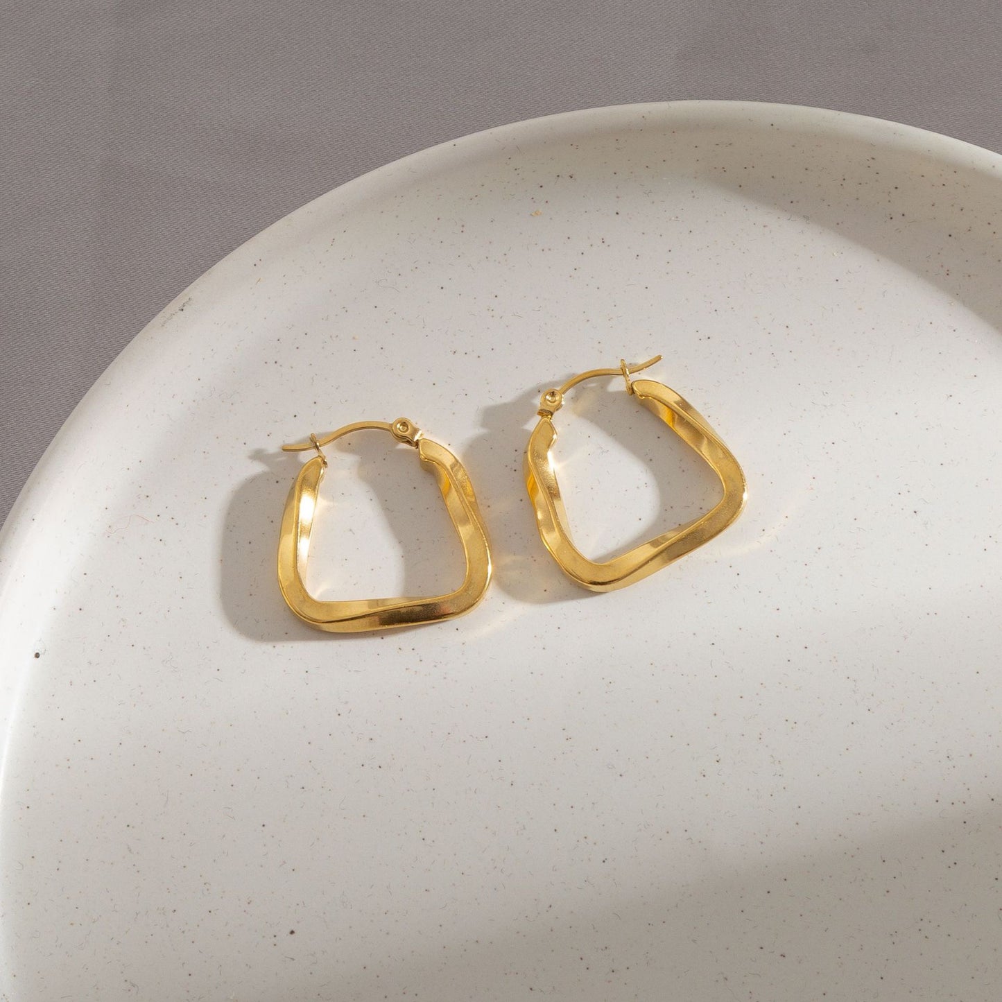 Lsland Classic hoops earrings