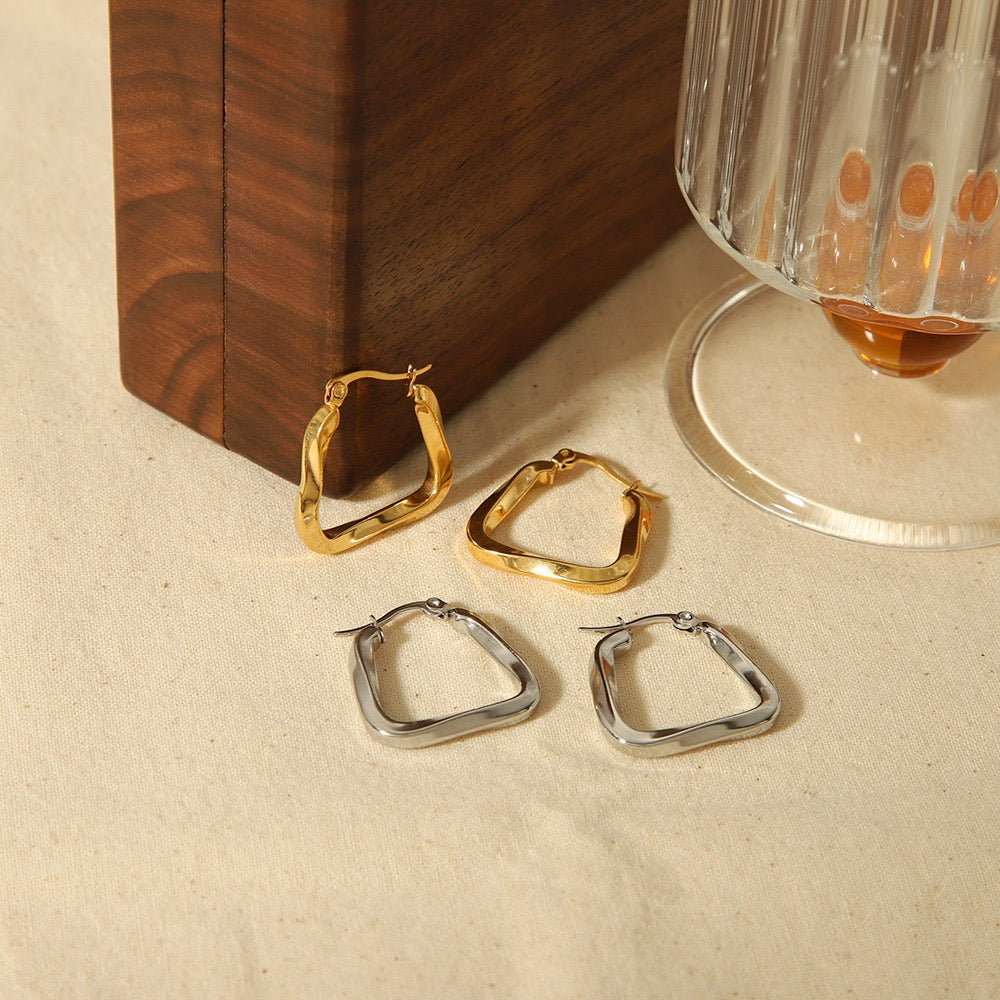 Lsland Classic hoops earrings