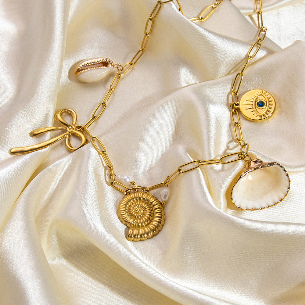 Bondi Amie seashell charm necklace