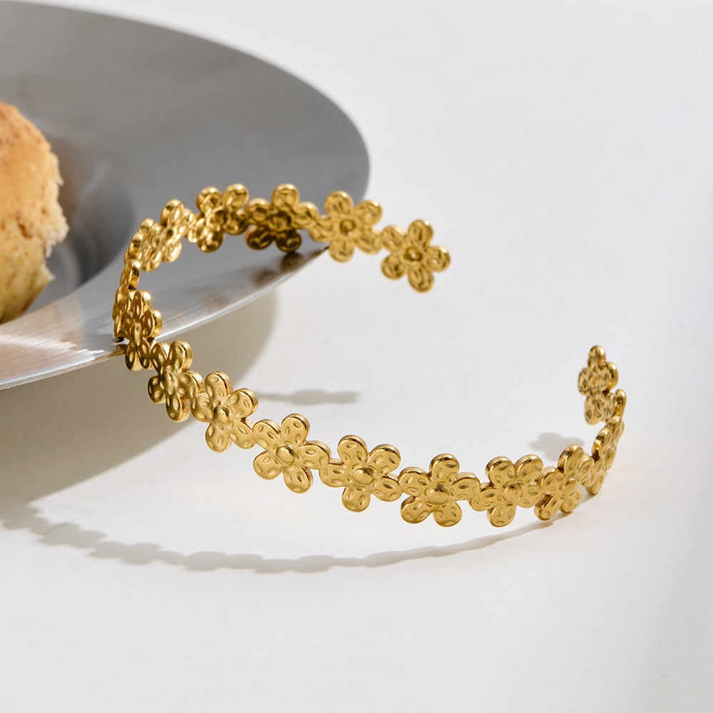 Dainty flower bangle