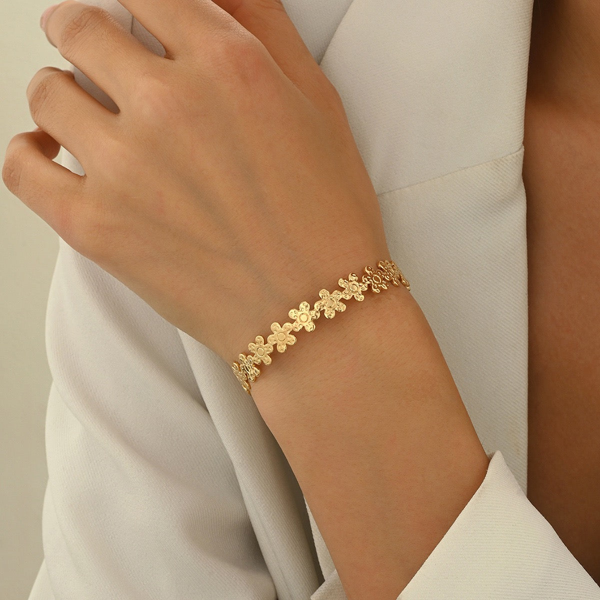 Dainty flower bangle