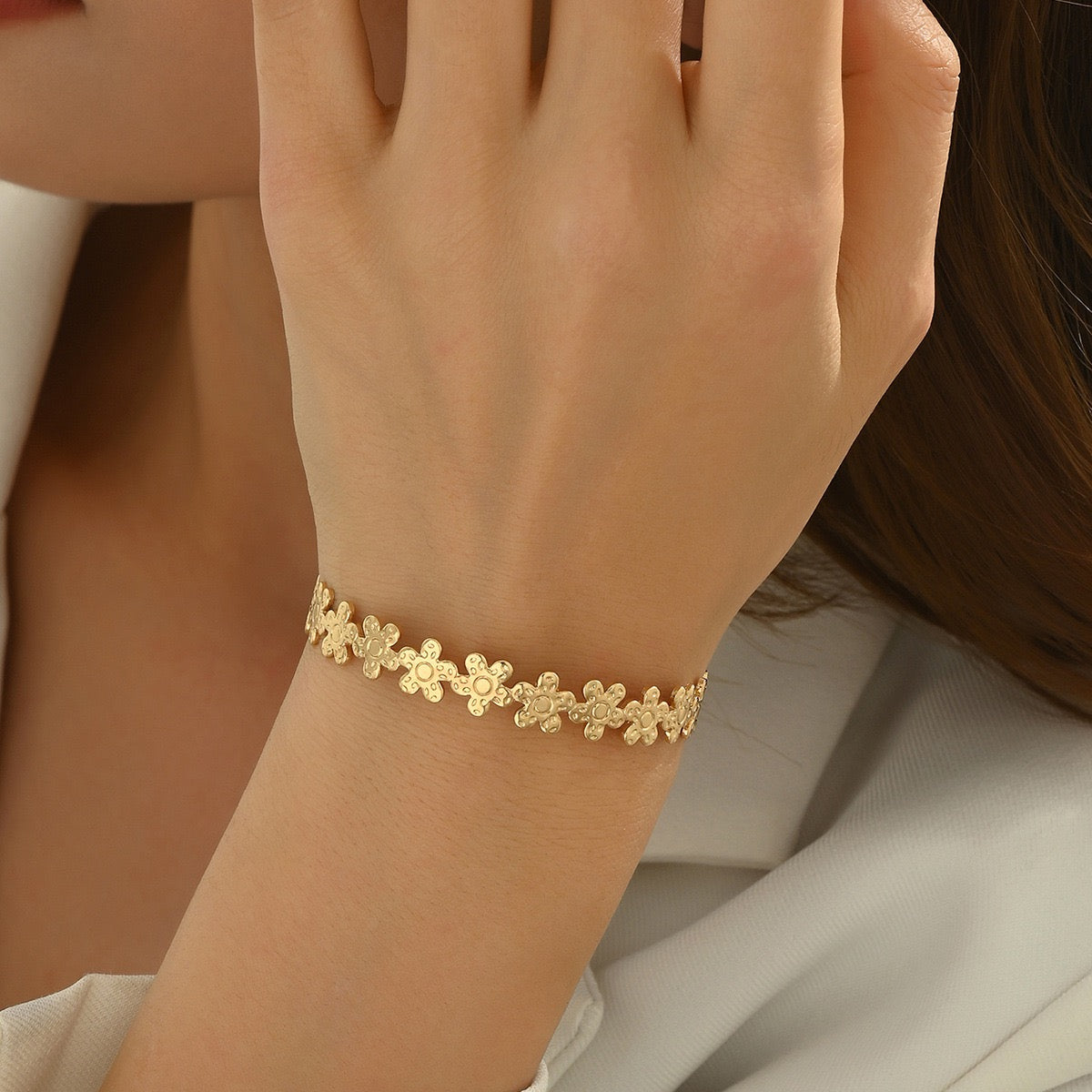 Dainty flower bangle