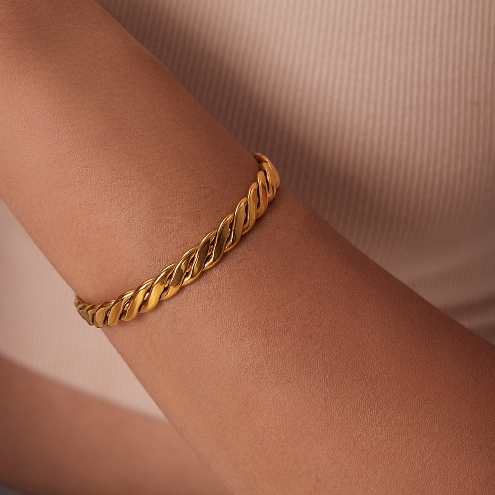 Braid cuban bangle