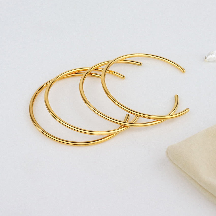 Classic thin bangle