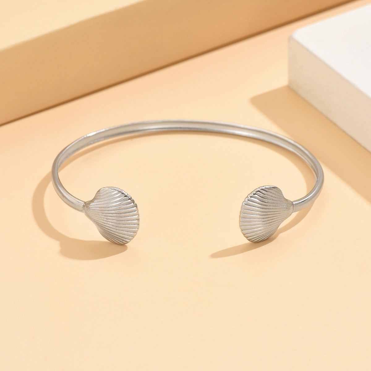 Shell bangle
