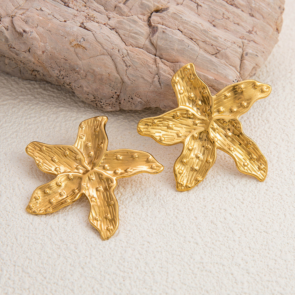 Aspen Big sea starfish earrings