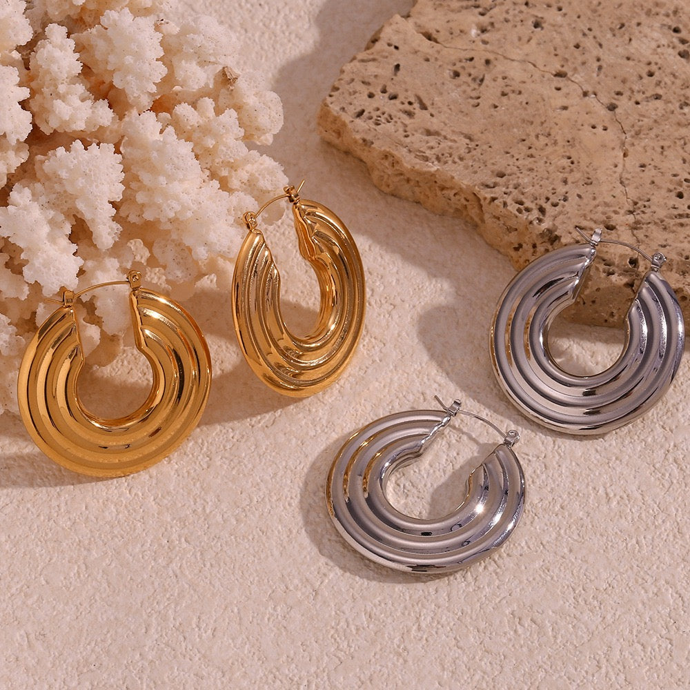 Flipped hoops earrings