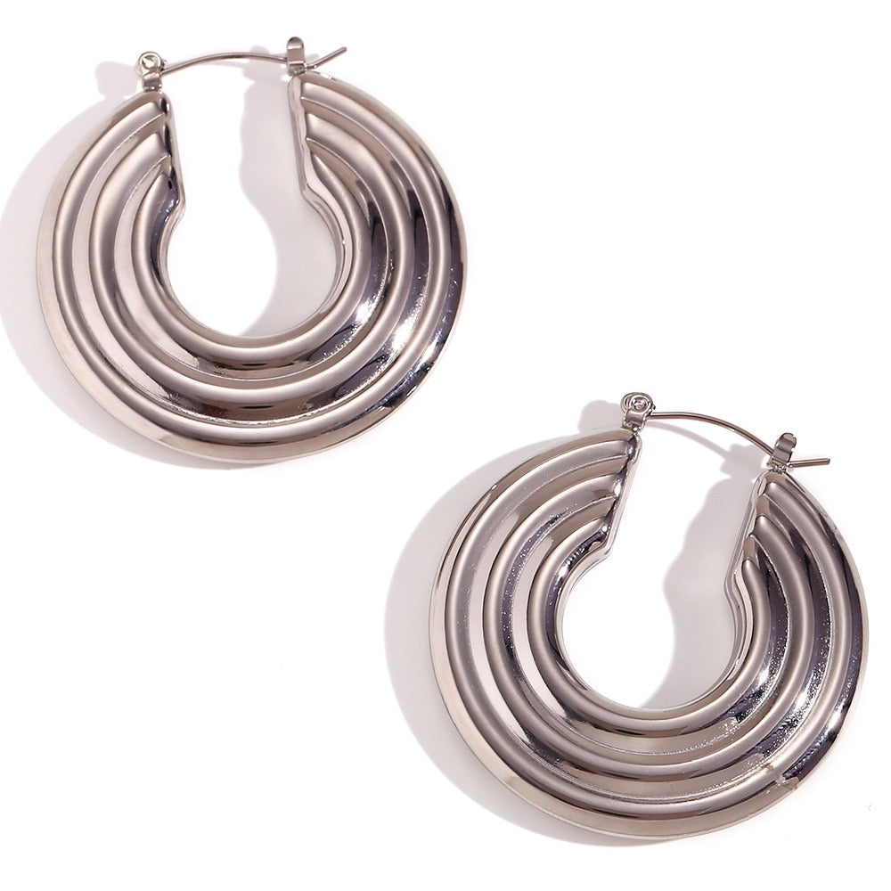 Flipped hoops earrings