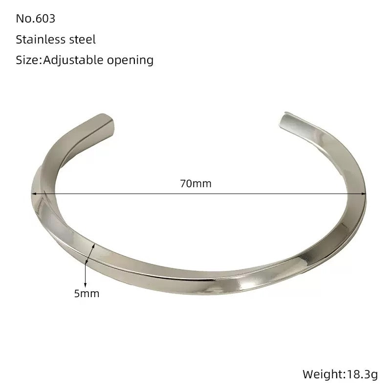 Twist classic bangle