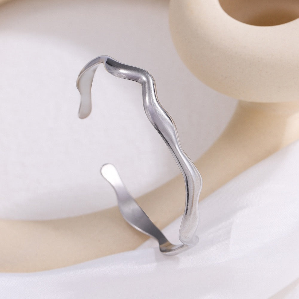Wave bangles