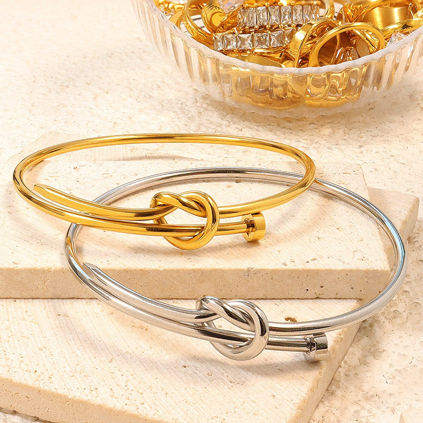 Tangled nail bangle