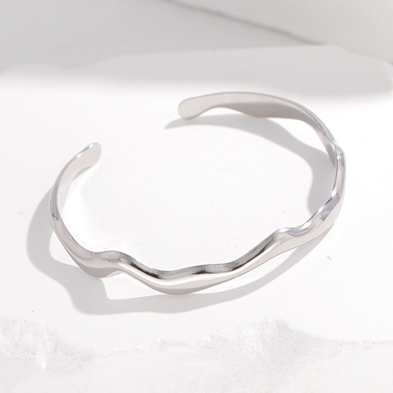 Wave bangles