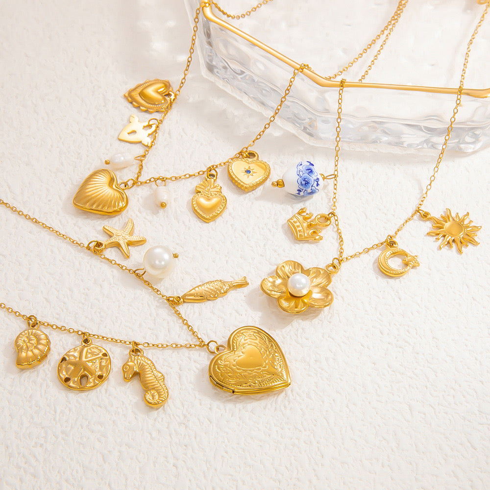 Duke Bondi summer flower charm necklace