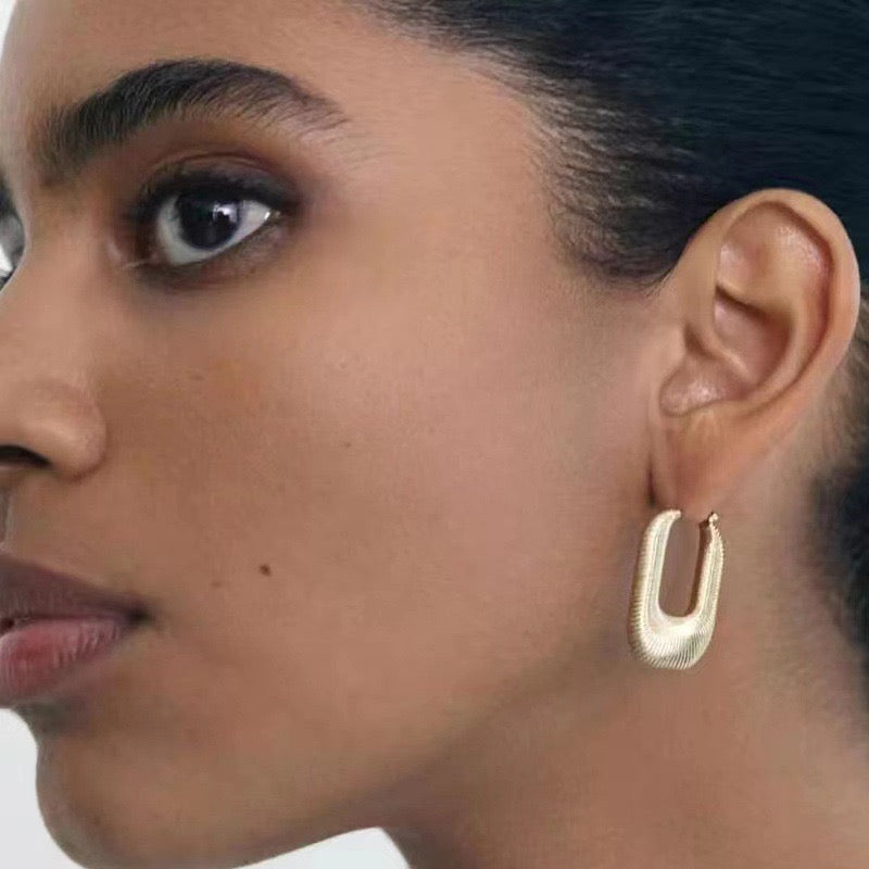 Daran square hoops earrings