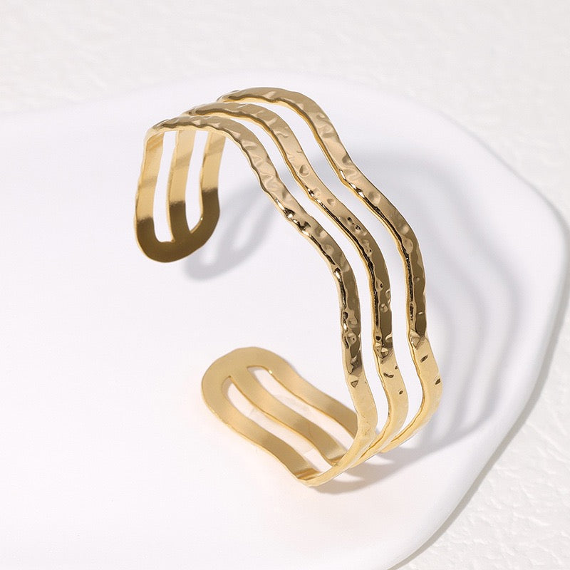 Lines bangle