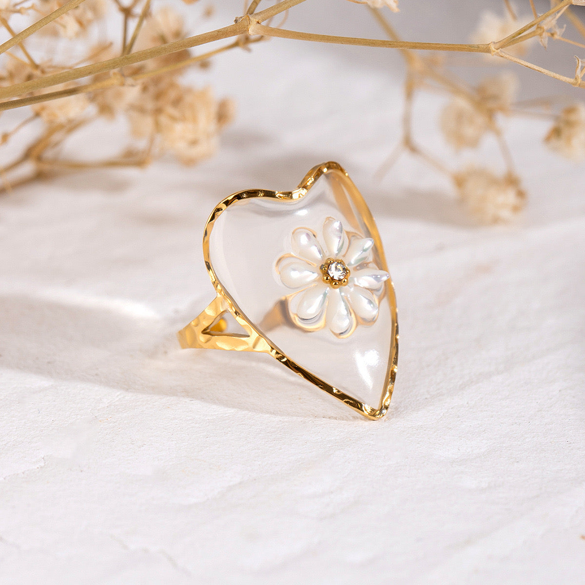 Clysa Clear heart flower ring