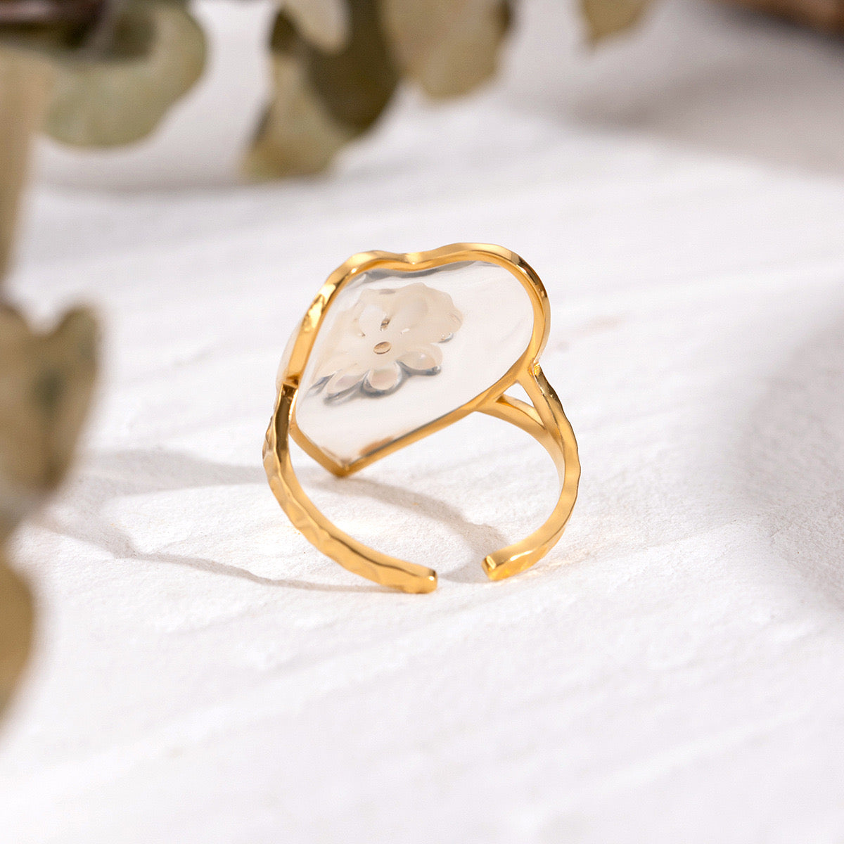 Clysa Clear heart flower ring