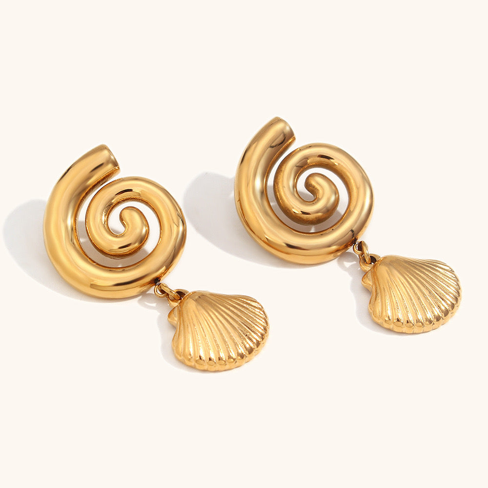 Lulu Swirl shell earrings