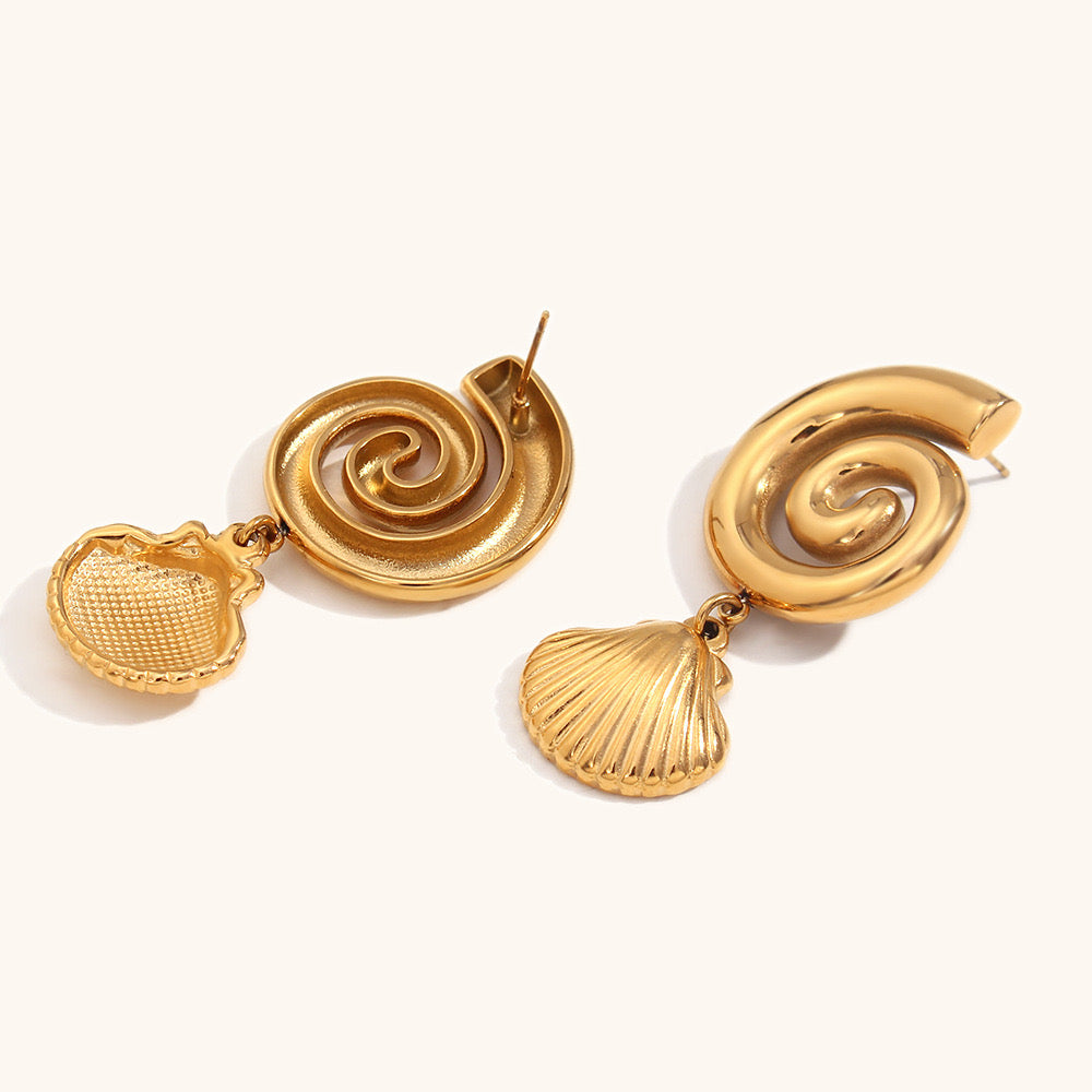 Lulu Swirl shell earrings