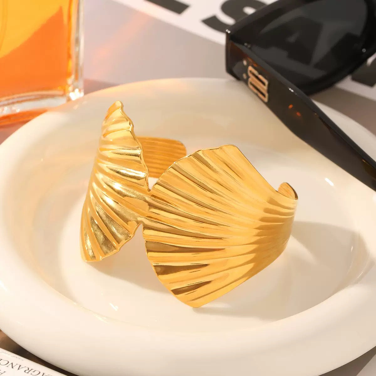 Double big shells bangle