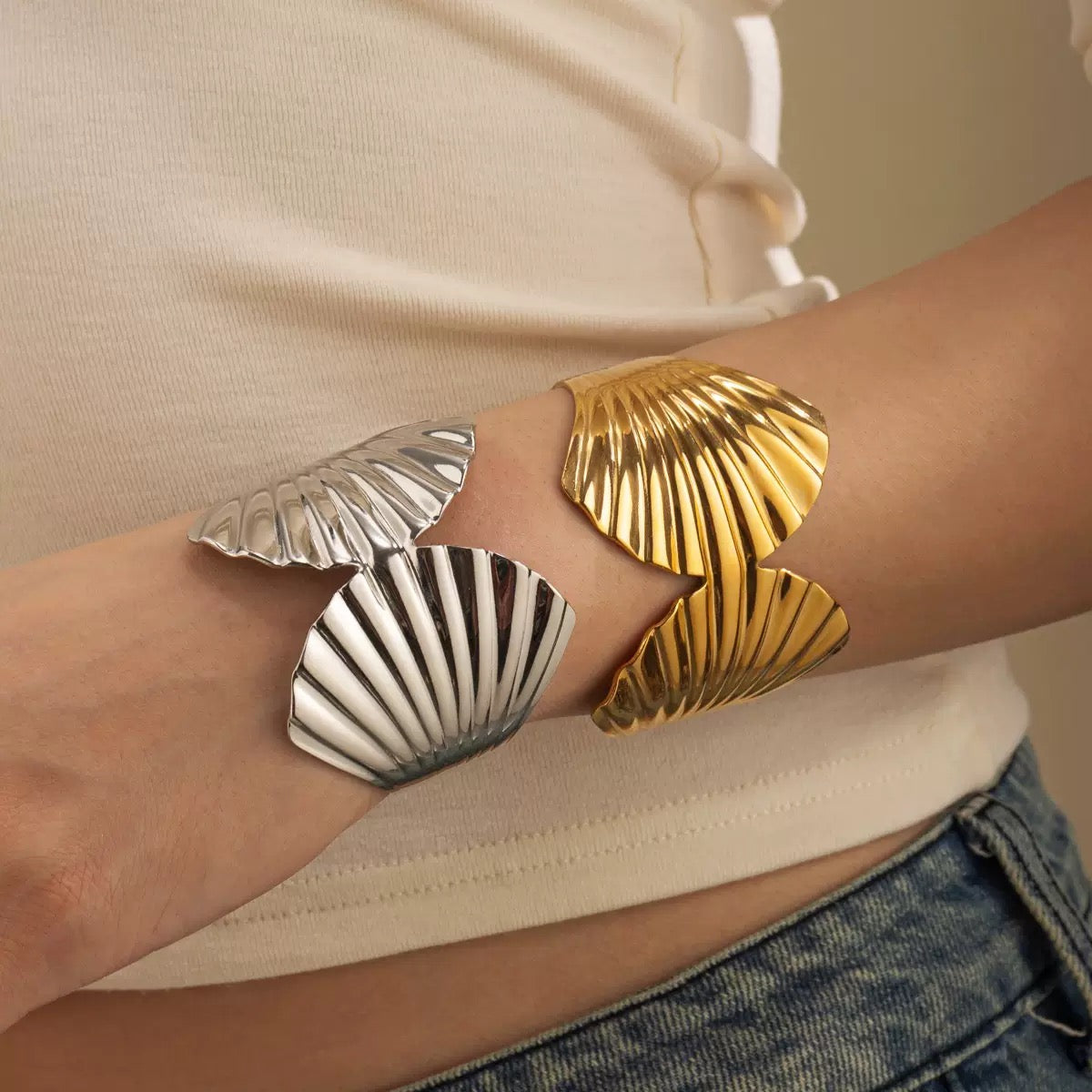 Double big shells bangle
