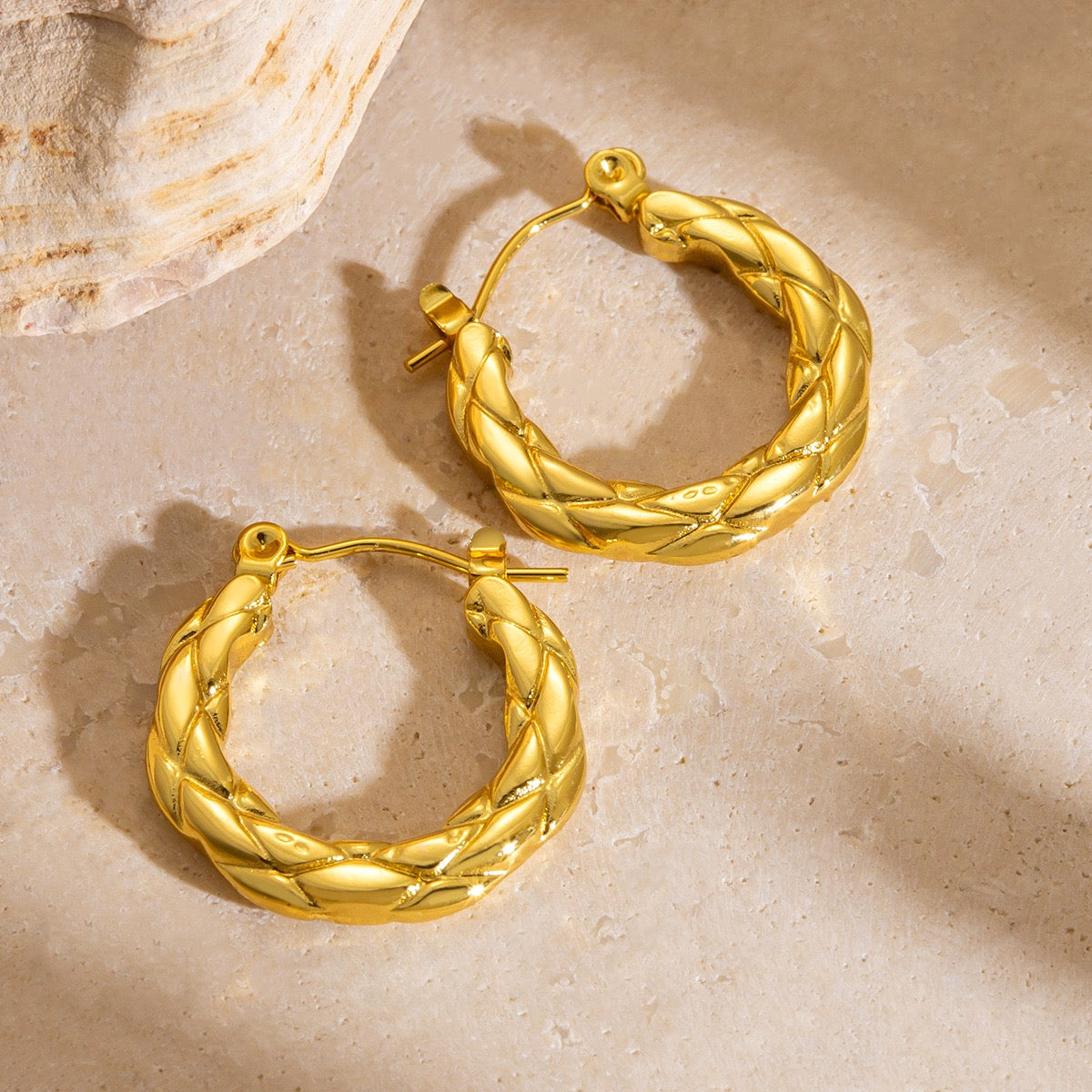 Snake hoops