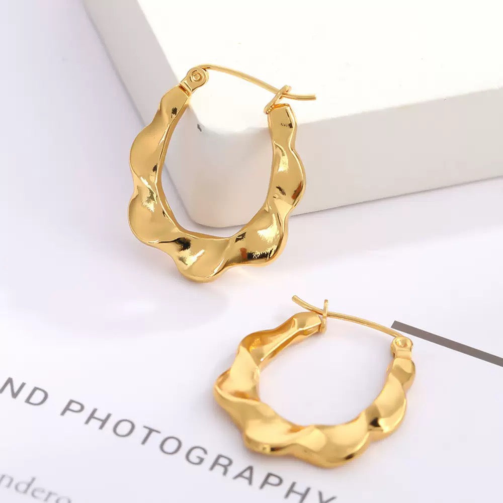 Pointy lava heart hoops