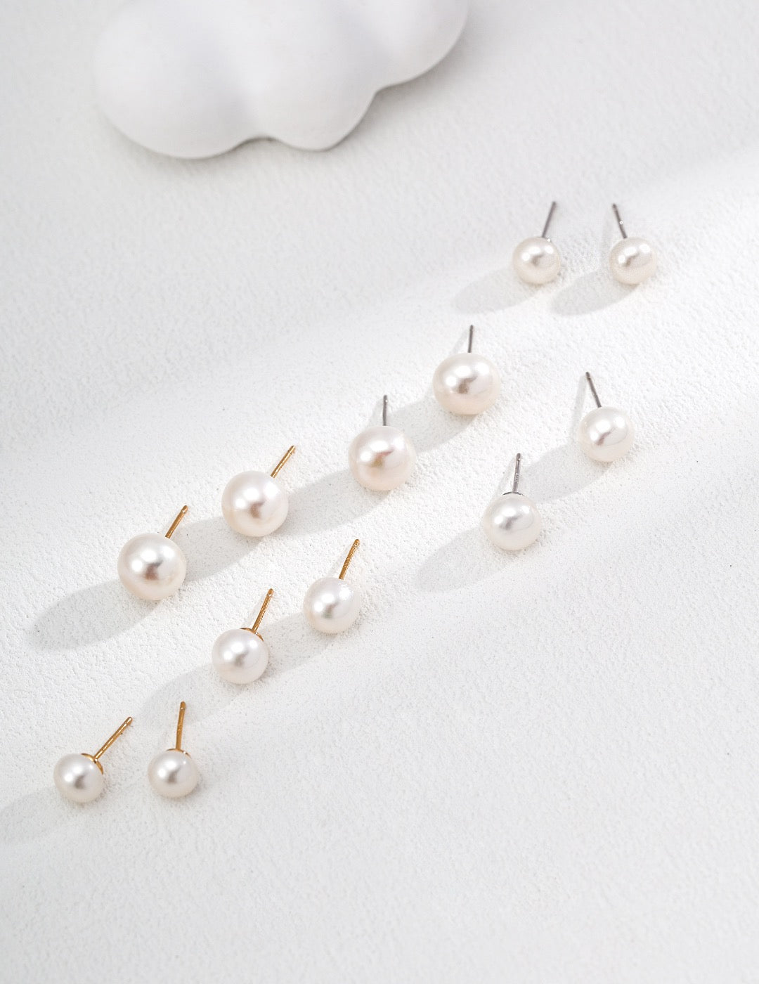 Classic Pearl studs