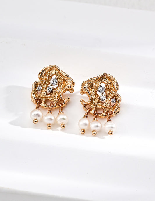 Melting mountain pearl earrings